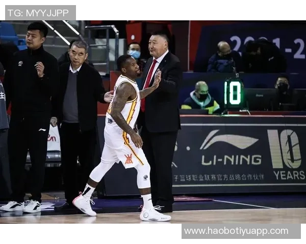 莫斯利谈球队投篮表现强调把握机会果断出手的重要性