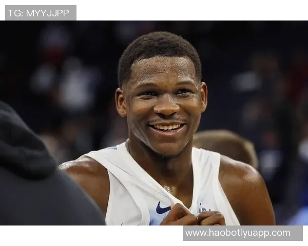 爱德华兹半场表现平平次节仅靠罚球得分球队状态堪忧